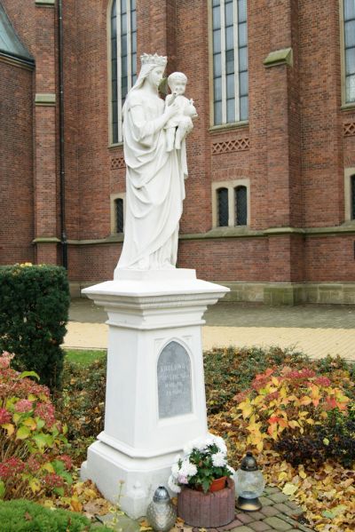 Figura Matki Bożej - Kr&oacute;lowej Korony Polskiej